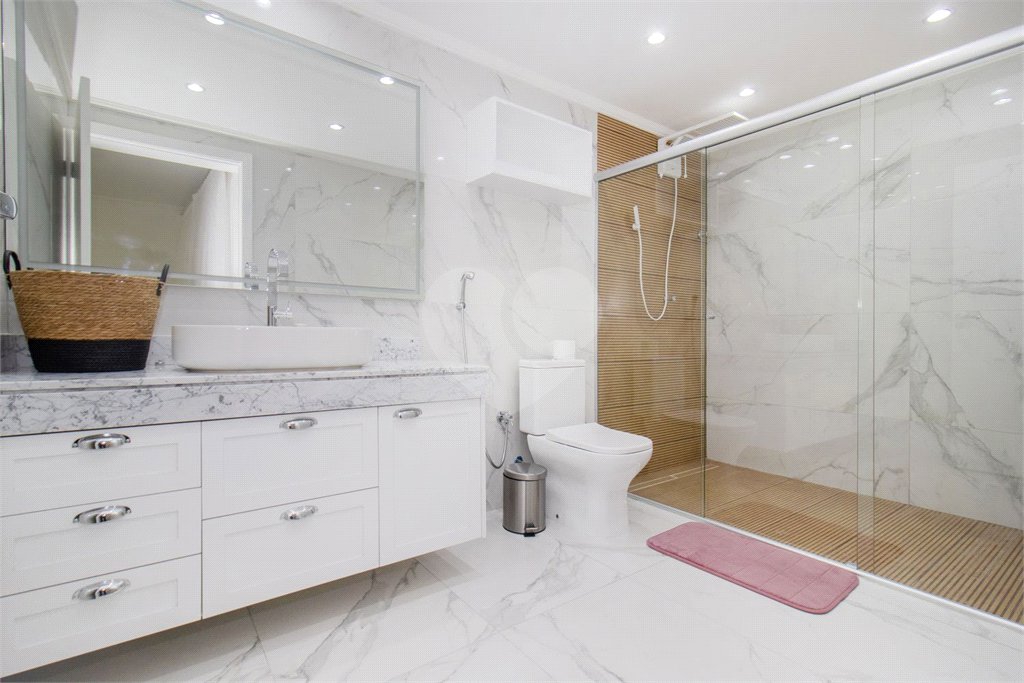 Casa à venda com 4 suítes no condomínio Conde D Eu, São Paulo - SP