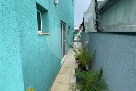 Casa à venda com 1 quarto, sendo 3 suítes, no condomínio Aruã Brisas I, Mogi das Cruzes - SP