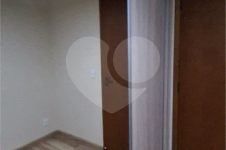 Casa à venda com 3 quartos, sendo 1 suíte, no condomínio Alvorada Parque Vitória, São Paulo - SP