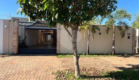 Casa à venda com 3 quartos, sendo 1 suíte,  em Ipê, Três Lagoas, MS