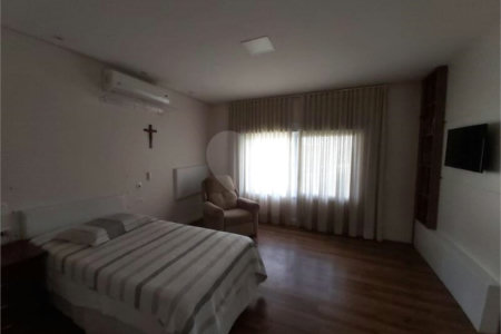 Casa à venda com 4 suítes no condomínio Aldeia da Serrinha, Sorocaba - SP