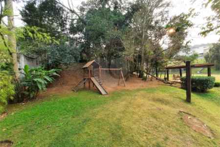 Casa à venda com 3 suítes no condomínio Ecovillagio, São Roque - SP
