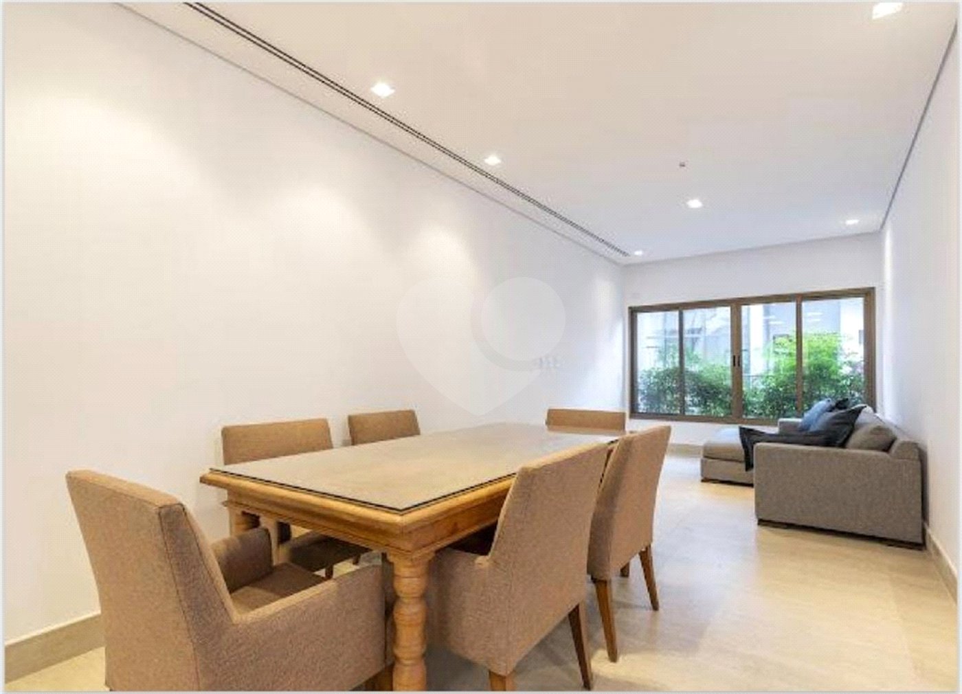Casa à venda com 3 quartos, sendo 2 suítes, no condomínio Residencial Erika, São Paulo - SP