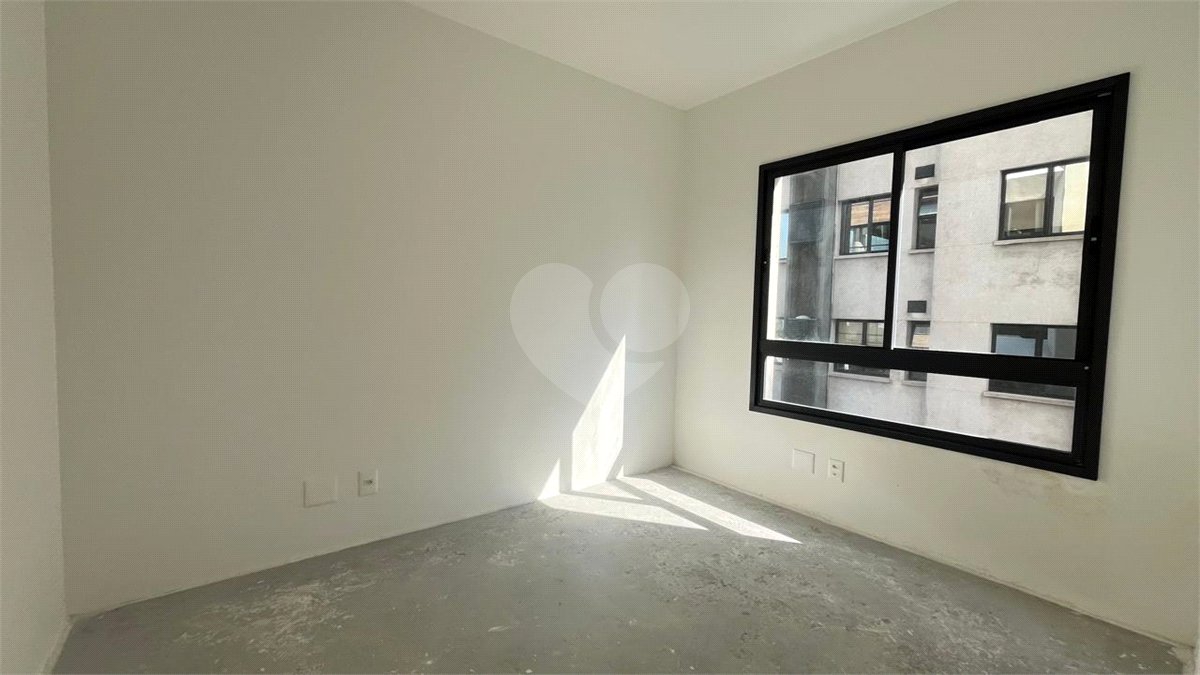 Apartamento à venda com 4 quartos, sendo 2 suítes,  em Pinheiros, São Paulo, SP
