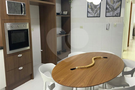 Sobrado à venda com 3 quartos, sendo 1 suíte,  em Vila Pires, Santo André, SP