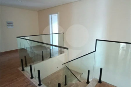 Casa com 3 suítes, piscina e área gourmet em terreno de 360m²