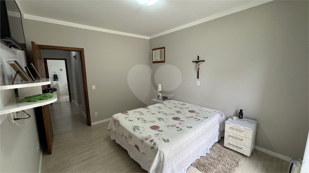 Casa à venda com 3 suítes no condomínio Residencial Delle Stelle, Louveira - SP