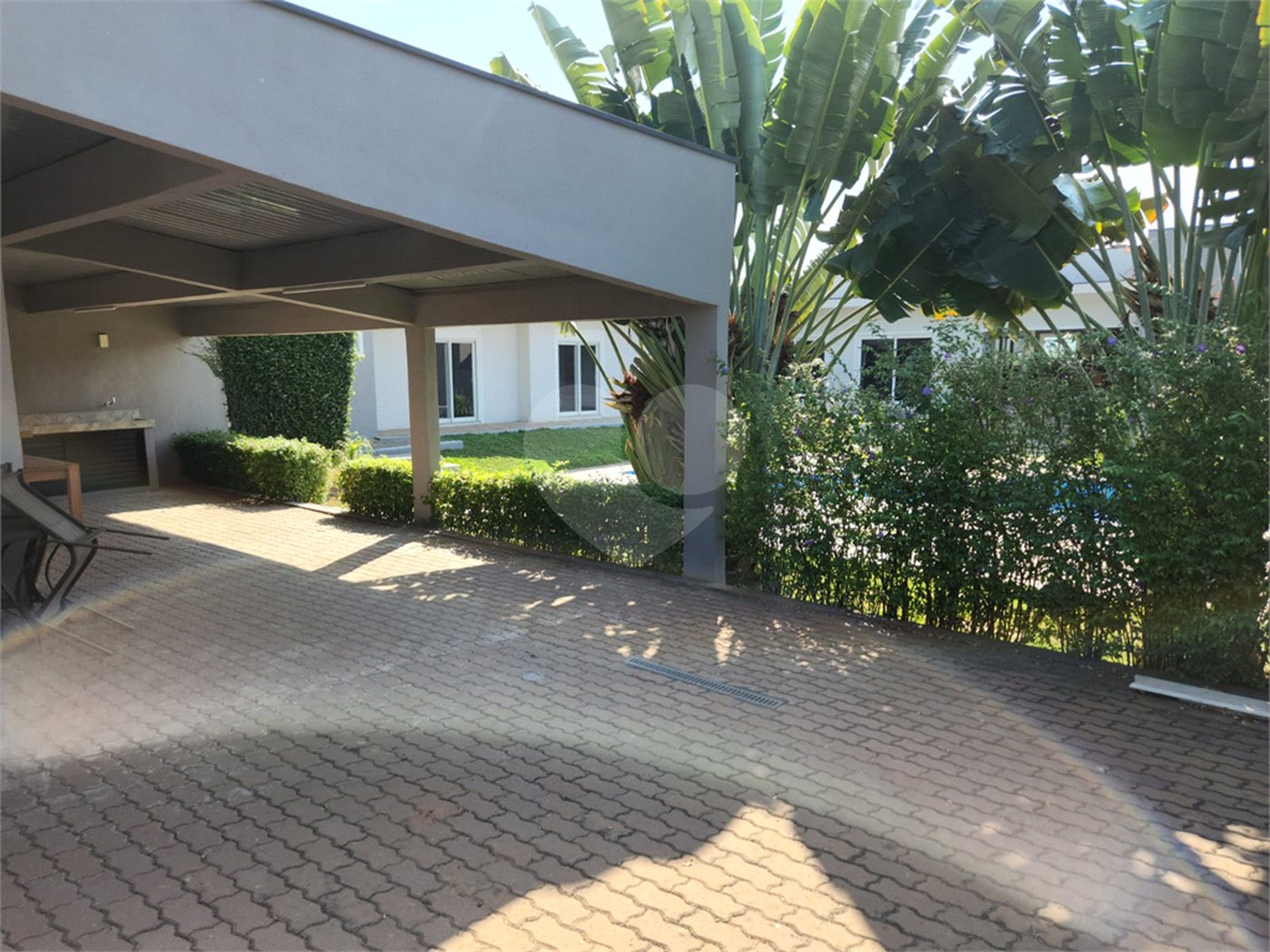 Casa à venda com 4 quartos, sendo 3 suítes, no condomínio Terras de Mont Serrat, Salto - SP