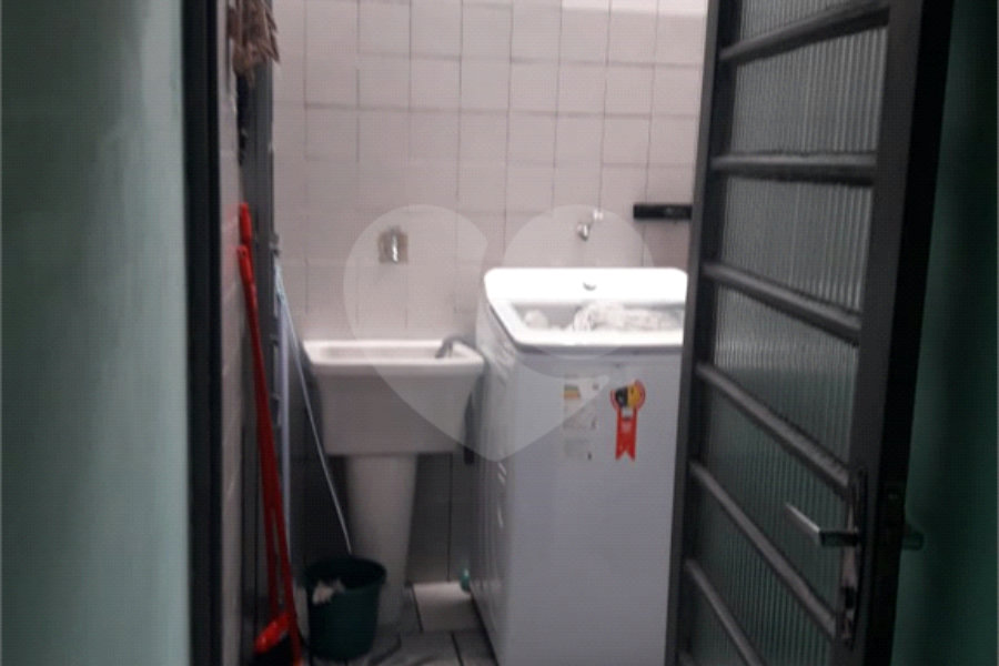Terreno à venda de 251m² na Chácara Inglesa