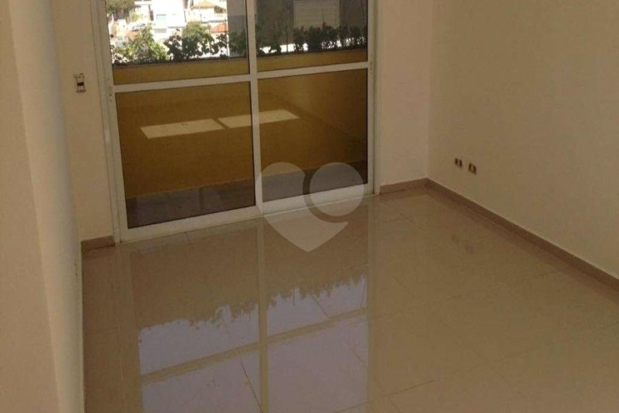 Casa à venda com 3 quartos, sendo 2 suítes, no condomínio Residencial Vegas, São Paulo - SP