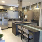 Casa à venda com 4 suítes no condomínio Residencial Jaguary, São José dos Campos - SP