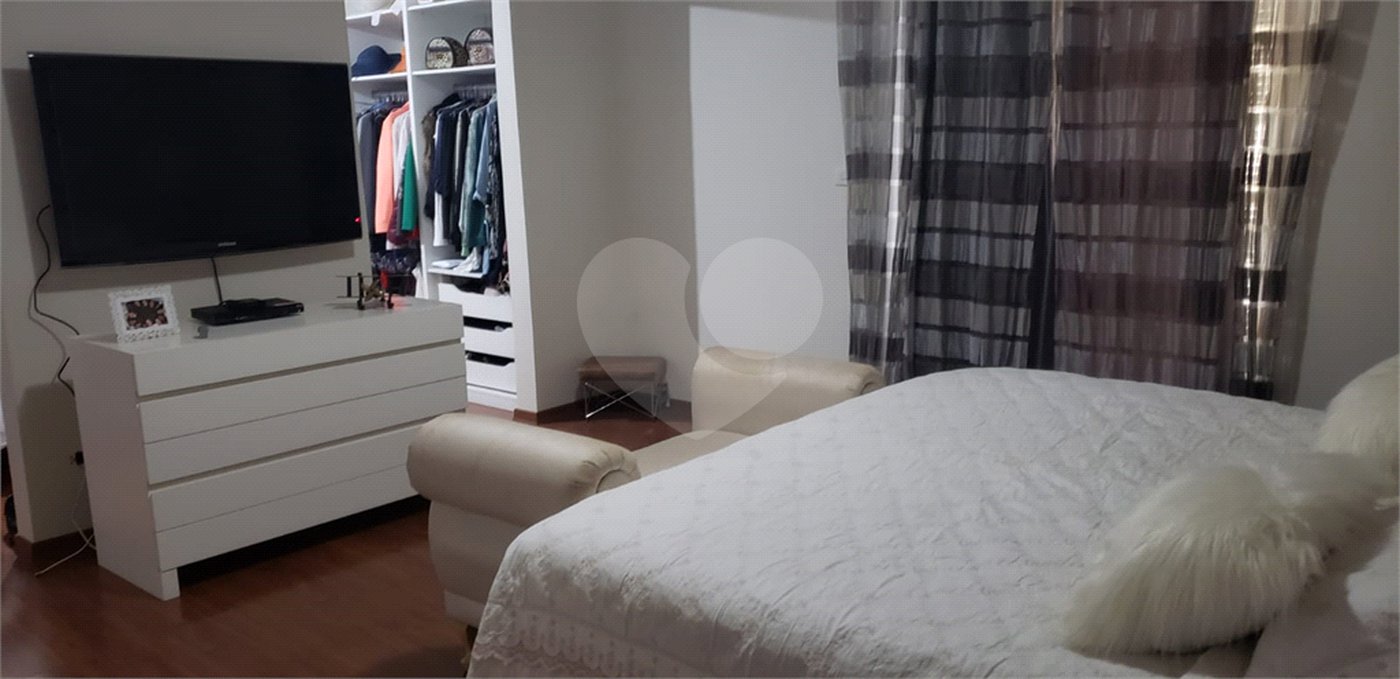 Casa à venda com 4 suítes em Pirucaia, Mairiporã, SP