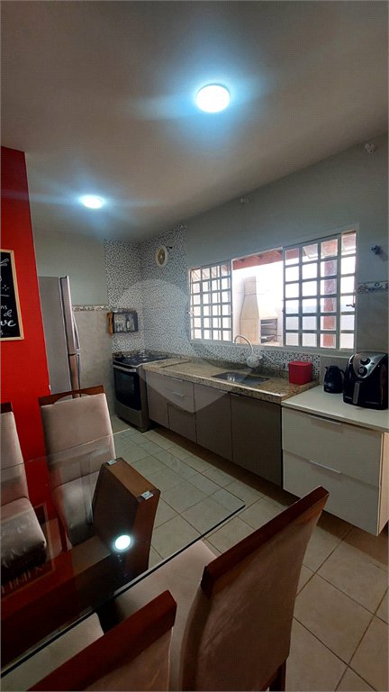 Sobrado à venda com 4 quartos, sendo 2 suítes, em Jardim Paulista, Atibaia, SP