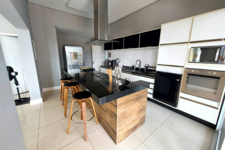 Casa à venda ou para alugar com 4 suítes no condomínio Jardim Primavera, Louveira - SP