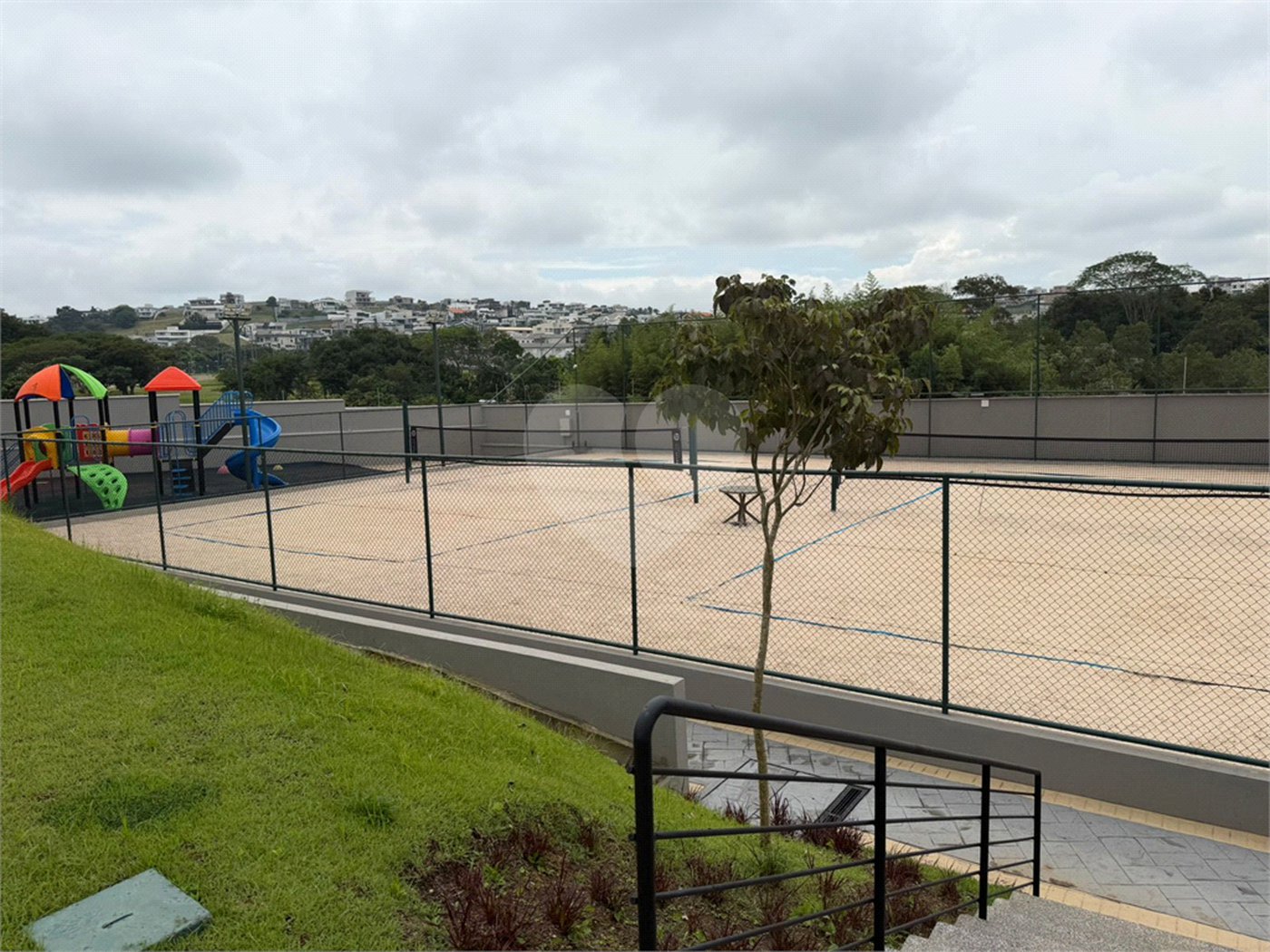 Terreno à venda no condomínio Jardim das Nações, São José dos Campos - SP