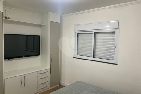 Casa à venda com 3 suítes em Vila Oceania, Poá, SP