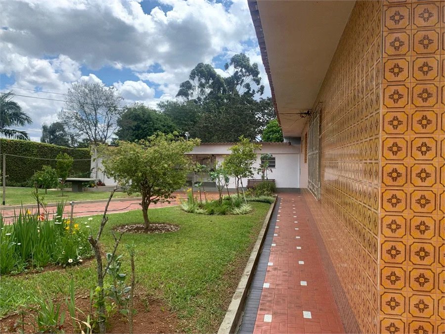 Casa à venda com 6 quartos, sendo 2 suítes,  em Parque São George, Cotia, SP