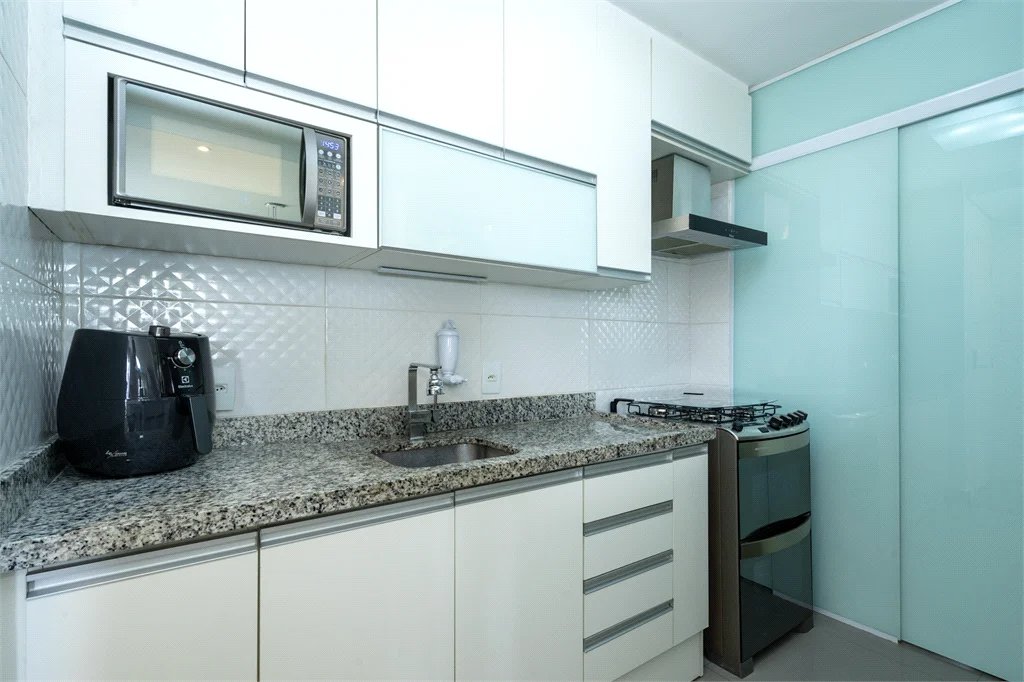 Apartamento à venda com 3 quartos, sendo 1 suíte, em Jardim Parque Morumbi, São Paulo, SP