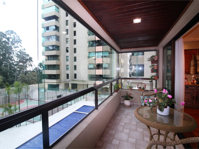 Apartamento à venda com 4 quartos, sendo 2 suítes,  em Morumbi, São Paulo, SP