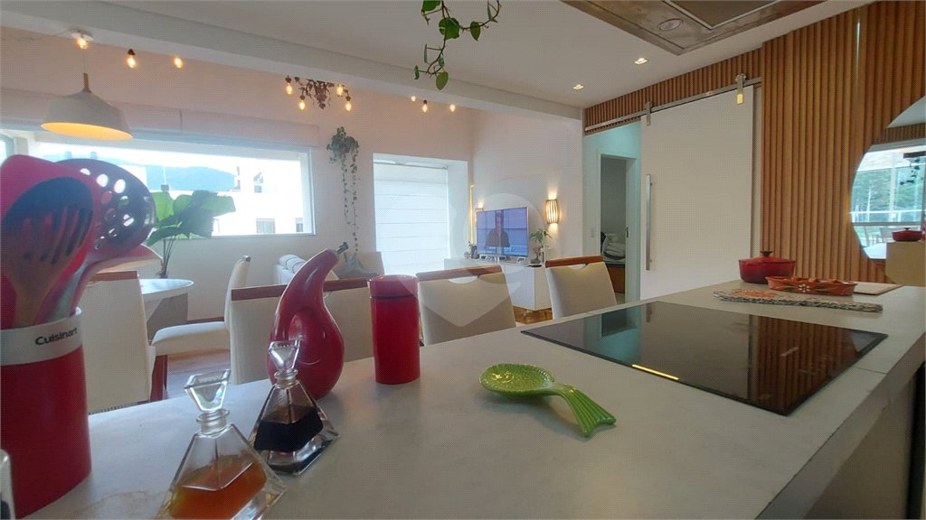 Apartamento à venda ou para alugar com 2 suítes em Itacorubi, Florianópolis, SC