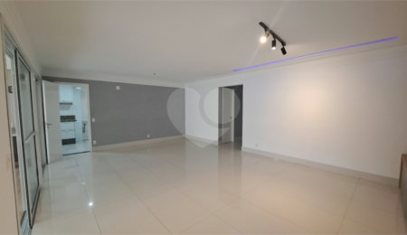 Apartamento à venda com 3 suítes em Santana, São Paulo, SP