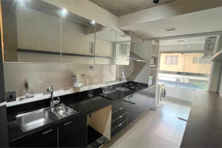 Apartamento à venda com 2 quartos, sendo 1 suíte,  em Carandiru, São Paulo, SP