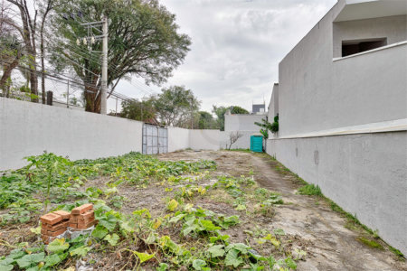 Sobrado à venda com 3 quartos, sendo 1 suíte, em Alto da Boa Vista, São Paulo, SP