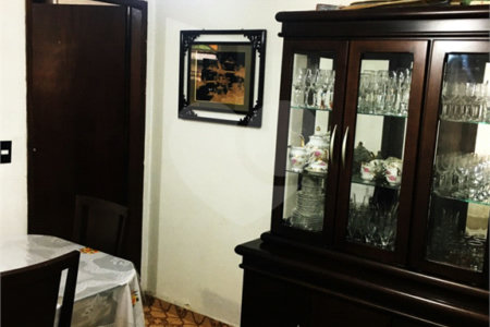 Sobrado à venda com 4 quartos, sendo 1 suíte,  em Vila Gomes, São Paulo, SP