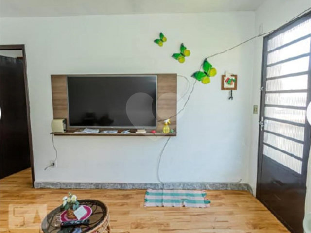 Sobrado à venda com 4 quartos no Brasilândia, São Paulo, SP