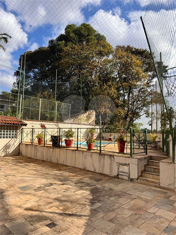 Casa à venda com 3 quartos, sendo 1 suíte, no condomínio Morada dos Pássaros, São Paulo - SP