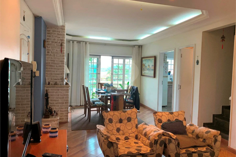 Sobrado à venda com 3 quartos, sendo 1 suíte, em Tremembé, São Paulo, SP