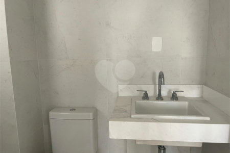 Apartamento à venda com 3 suítes em Campo Belo, São Paulo, SP