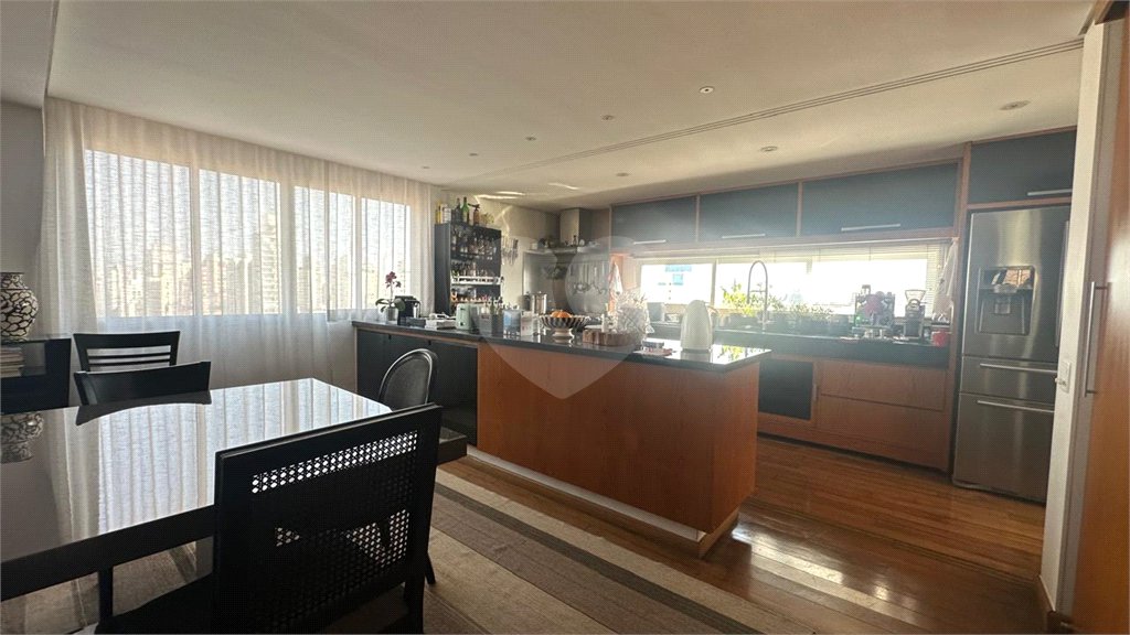 Apartamento à venda com 3 quartos, sendo 2 suítes, em Jardim Paulista, São Paulo, SP