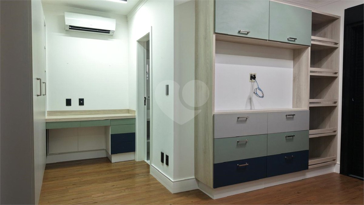 Casa à venda com 4 suítes no condomínio Alphaville Dom Pedro 3, Campinas - SP