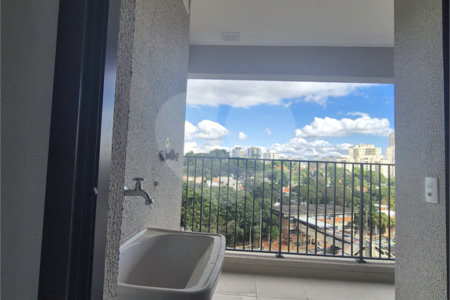 Apartamento à venda com 3 quartos, sendo 1 suíte, em Vila Anastácio, São Paulo, SP