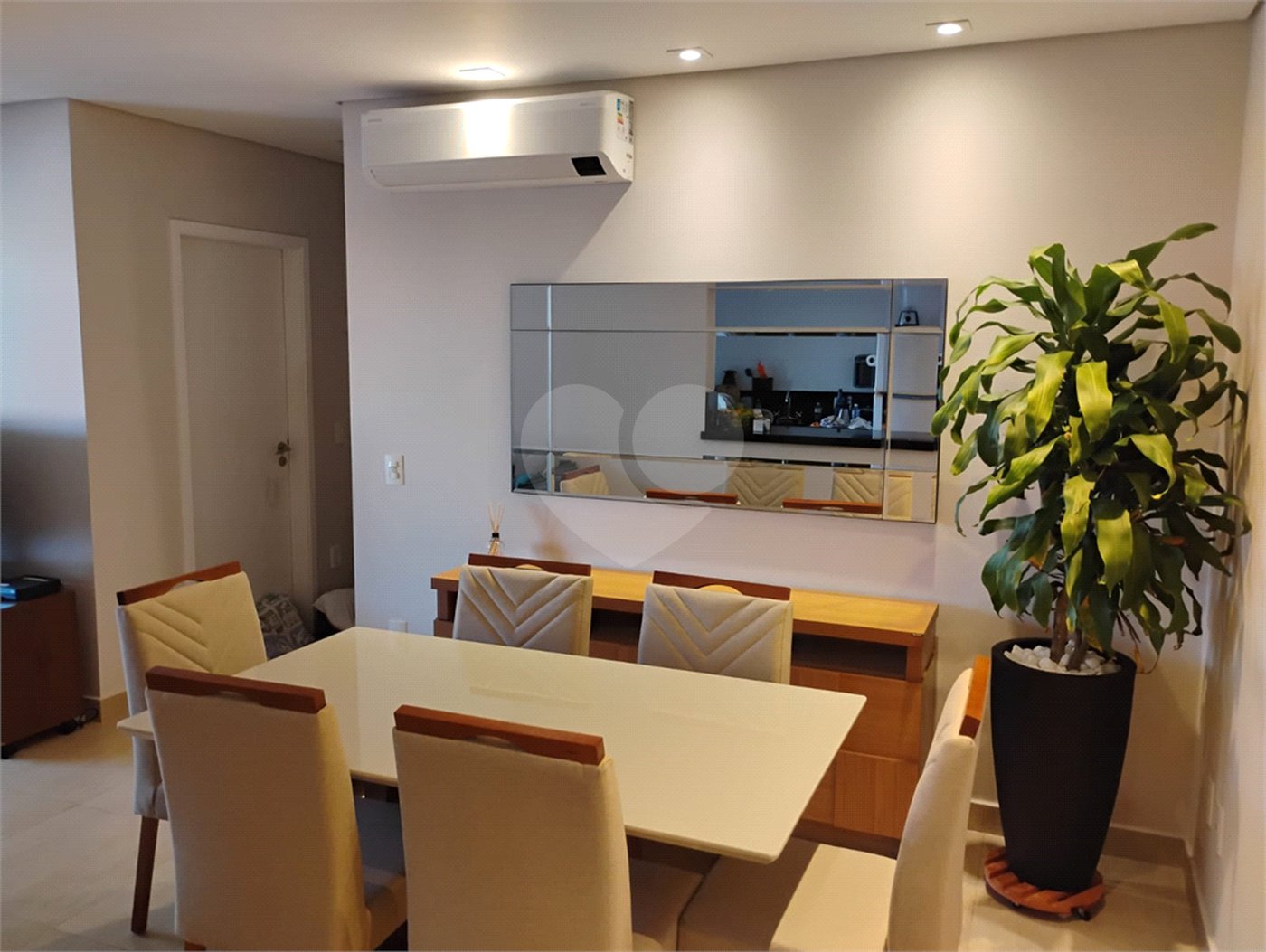 Apartamento à venda com 3 suítes em Pinheirinho, Vinhedo, SP