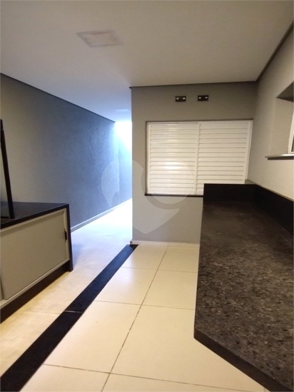 Casa à venda com 3 quartos, sendo 1 suíte, no condomínio Rio das Pedras, Salto - SP