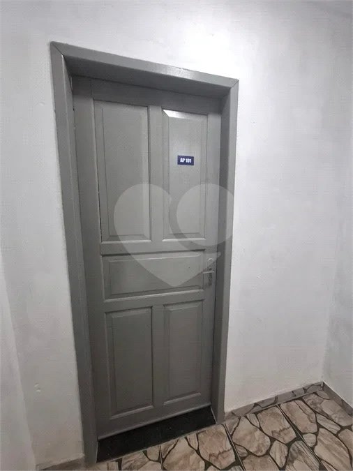 SOBRADO TIPO APARTAMENTO COM 1 QUARTO PARA LOCAÇÃO 42m² - SANTISSIMO