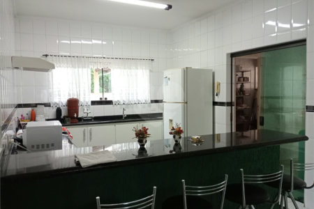 Sobrado à venda com 4 quartos, sendo 1 suíte,  em Vila Suissa, Mogi das Cruzes, SP