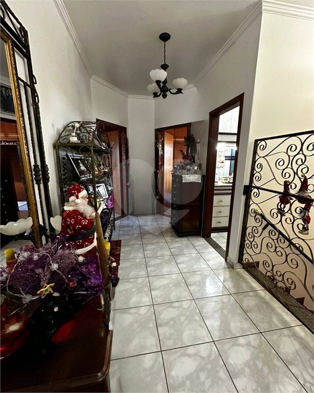 Sobrado à venda com 6 quartos, sendo 1 suíte, no Centro, Ponta Porã, MS