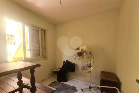 Casa à venda com 4 quartos, sendo 1 suíte,  em Jardim Trussardi, São Paulo, SP