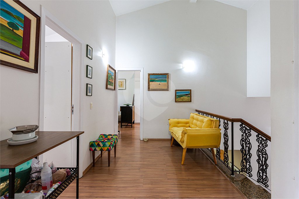 Sobrado à venda com 4 quartos, sendo 2 suítes,  em Vila Madalena, São Paulo, SP