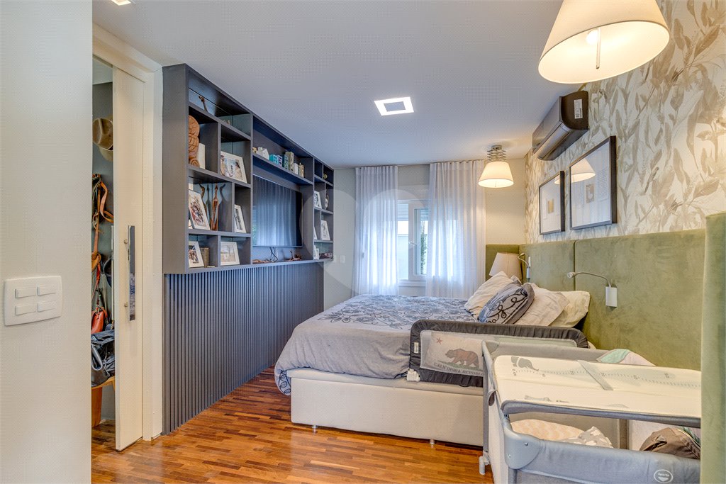 Casa à venda com 4 suítes no condomínio Residencial Canumã, São Paulo - SP