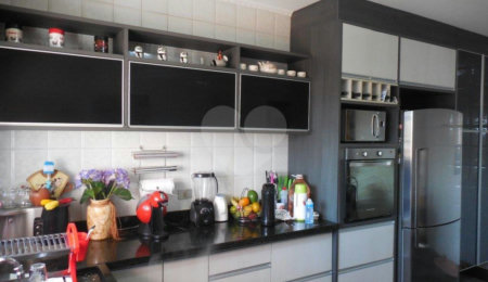 Sobrado à venda com 4 quartos, sendo 3 suítes,  em Vila Gustavo, São Paulo, SP