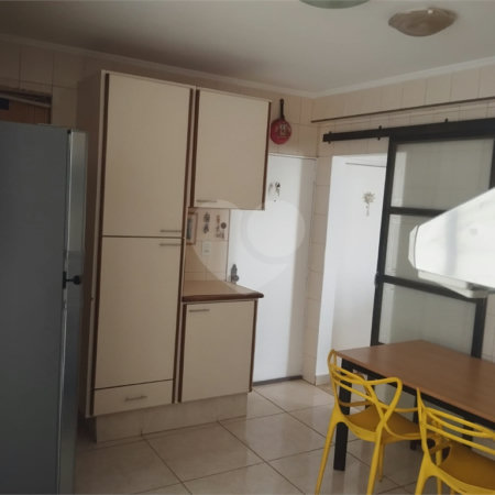 Apartamento à venda com 3 quartos, sendo 1 suíte, no Centro, Araraquara, SP