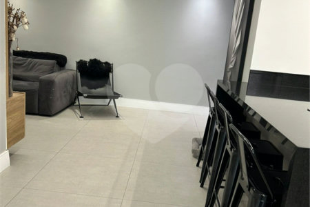Apartamento à venda com 3 quartos, sendo 1 suíte, em Vila Scarpelli, Santo André, SP
