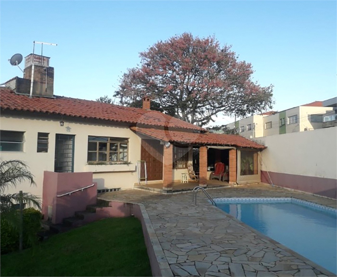 Casa à venda com 3 quartos, sendo 1 suíte,  no Centro, Socorro, SP