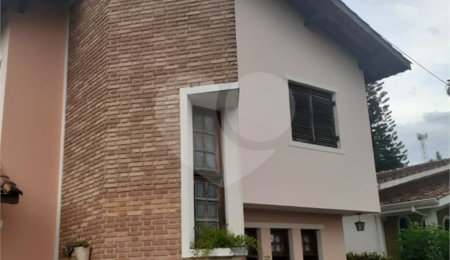 Casa à venda com 4 quartos, sendo 2 suítes,  em Jardim Paulista, Atibaia, SP