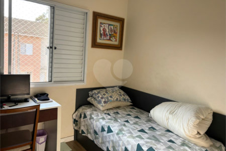 Casa à venda com 3 quartos, sendo 1 suíte, no condomínio Vila Nova Horizonte, Suzano - SP