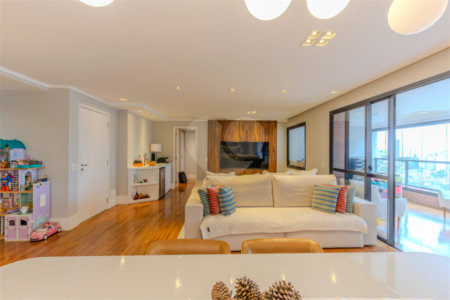 Apartamento à venda com 3 suítes em Chácara Santo Antônio, São Paulo, SP